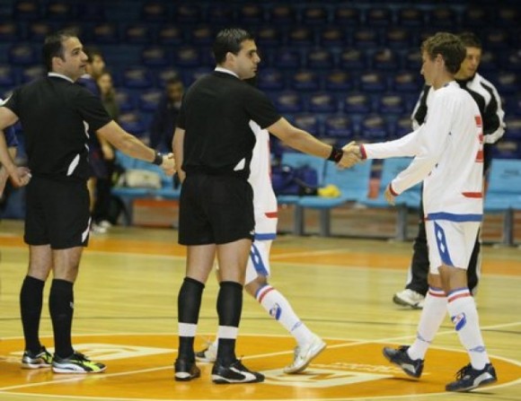 Peraturan Dan Perwasitan Permainan Futsal  sporteducations
